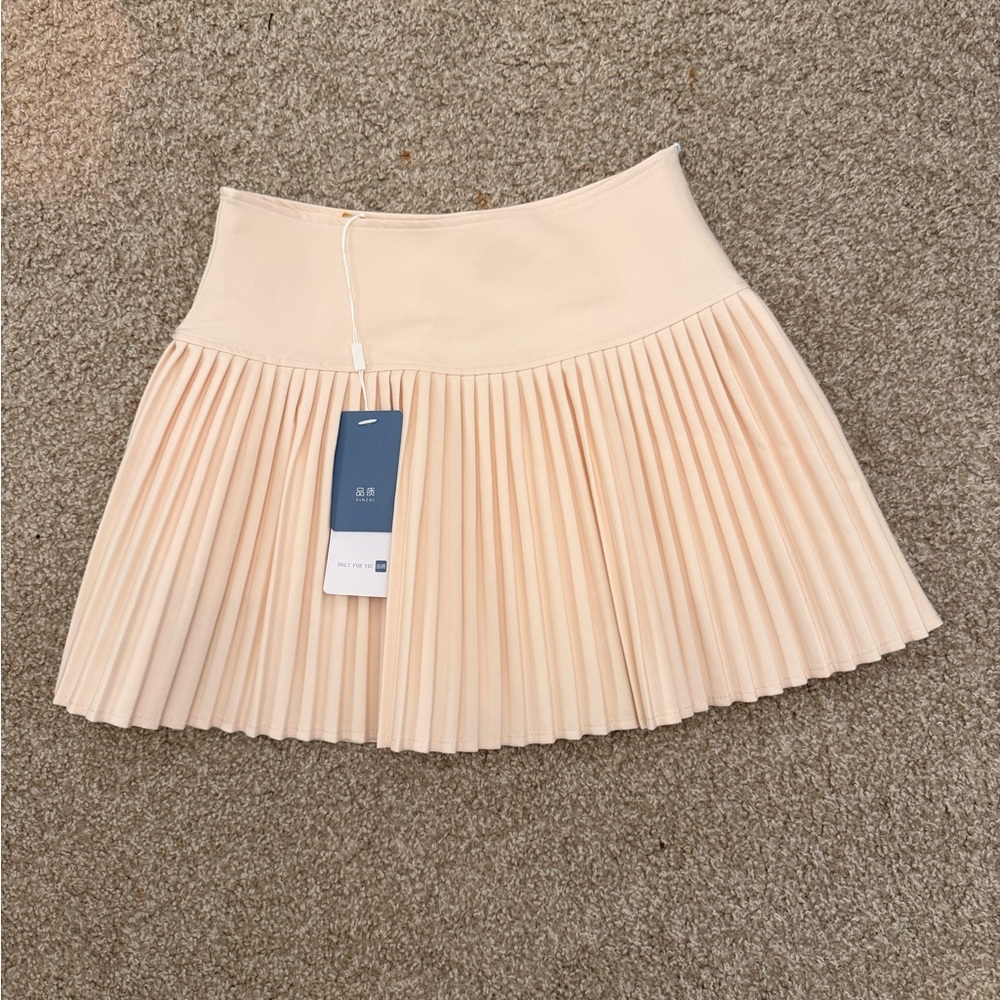 Elegant Cream Pleated Skirt